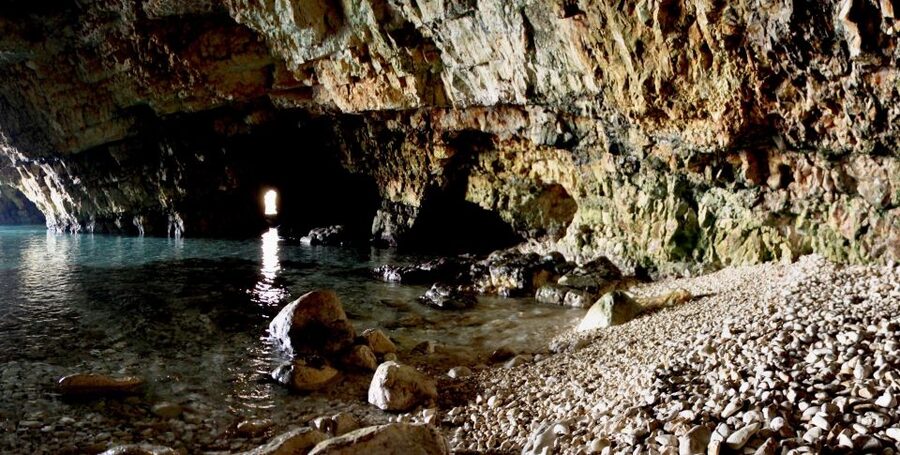 Polignano a Mare: Boat Trip, Swim & Cave with Aperitif - The swim stop at Cala Port’Alga