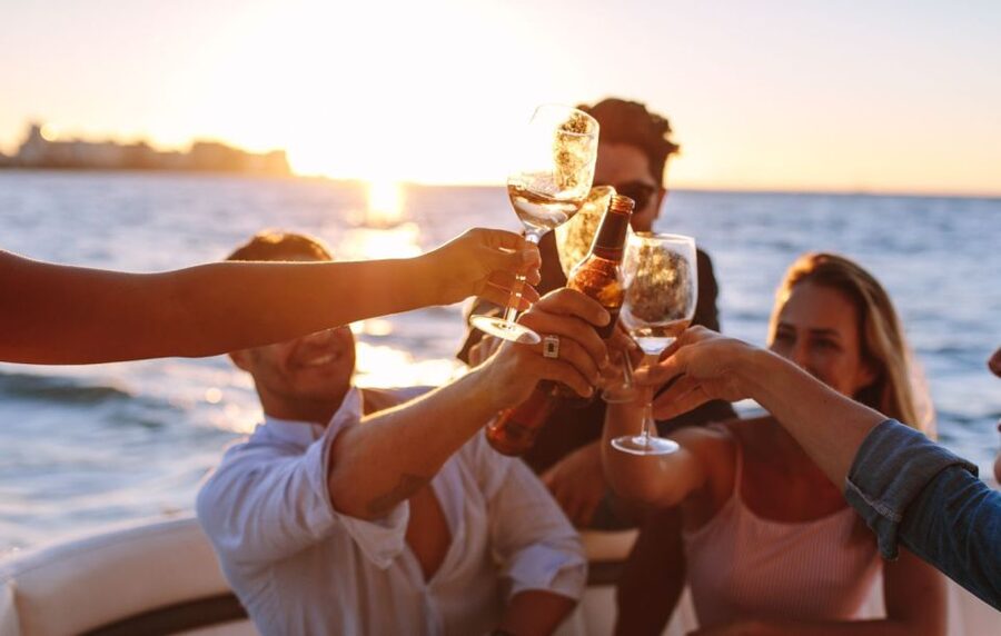 Polignano a Mare: Catamaran Tour with Aperitif & Local Food - Setting out from Cala Ponte Marina