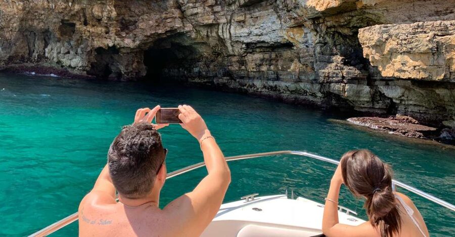 Polignano a Mare: Cave Boat Tour with Aperitif - Grotta Azzurra and the Cliffs Near Town