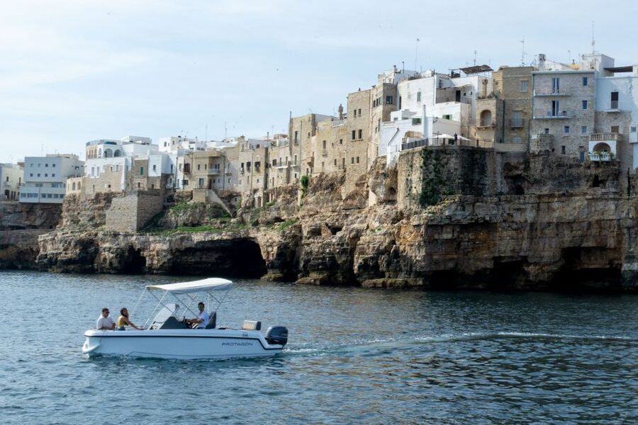 Polignano a Mare Caves and Grottos Tour with Refreshment - Best time of year for the boat ride