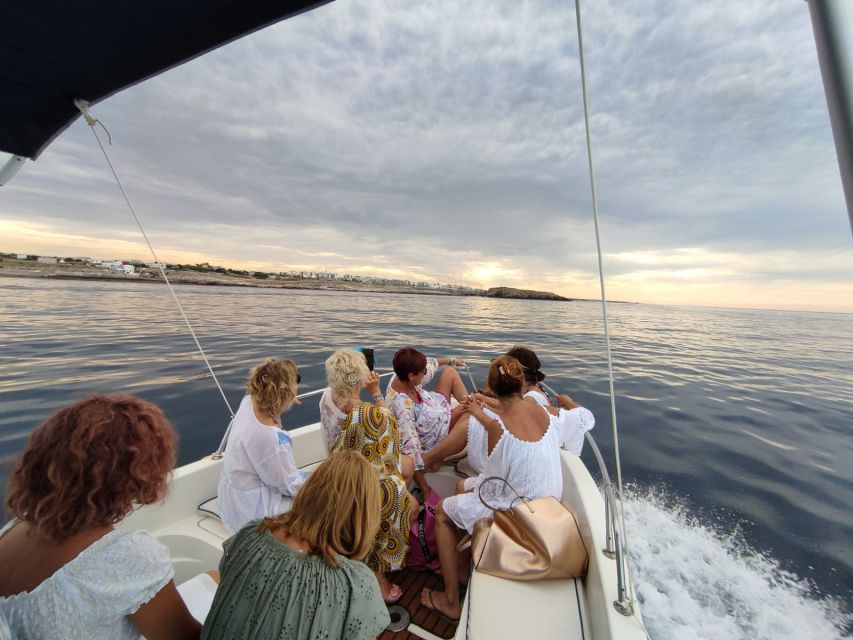 Polignano a Mare: Speedboat Cruise to Caves with Aperitif - Wine, crackers, music, and the mood onboard