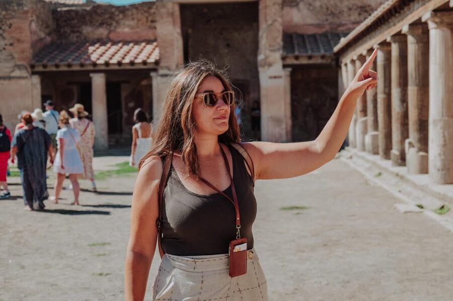 Pompeii 3hours Villa of Mysteries tour with an Archaeologist - Public life at the Large Theatre and Basilica