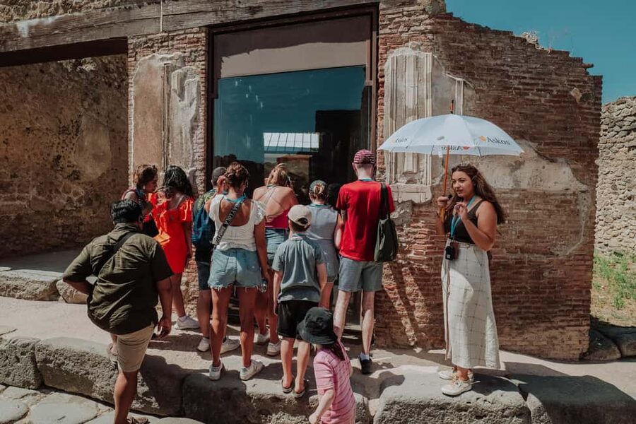 Pompeii 3hours Villa of Mysteries tour with an Archaeologist - What three hours really gets you