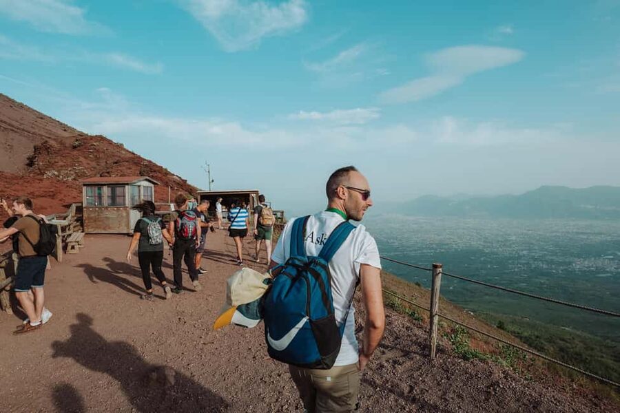 Pompeii and Mount Vesuvius excursion from Naples - The pause between the volcano and Pompeii