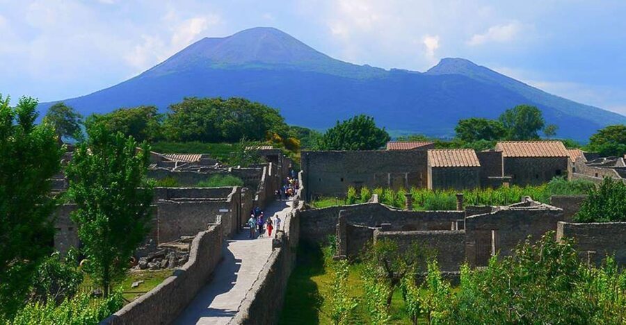 Pompeii and Vesuvius Full-Day Tour from Amalfi Coast - Key points to know before booking