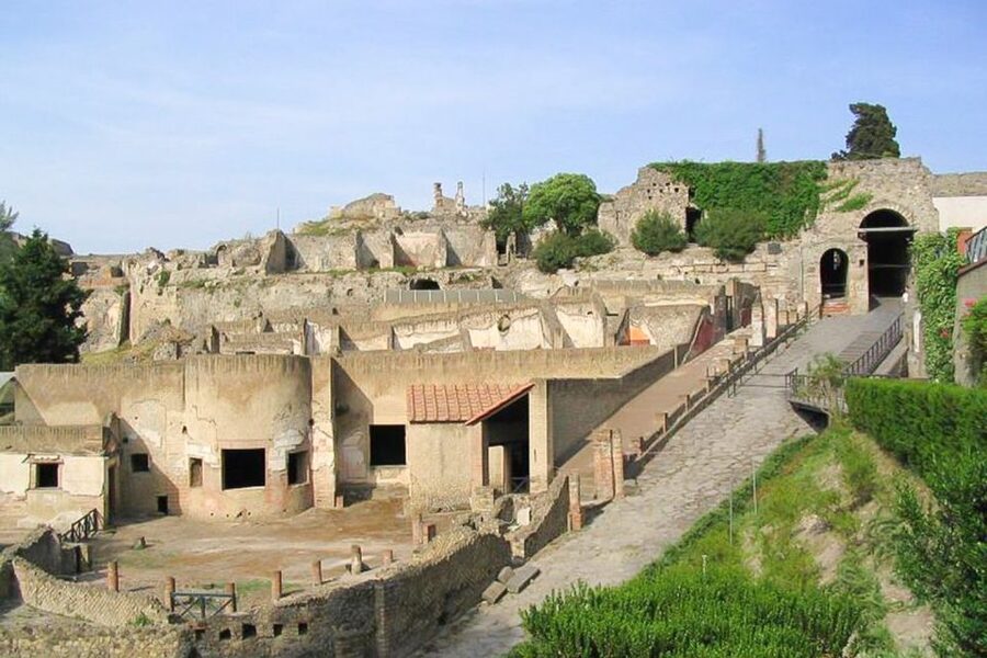 Pompeii and Vesuvius Full-Day Tour from Amalfi Coast - Climbing Mount Vesuvius