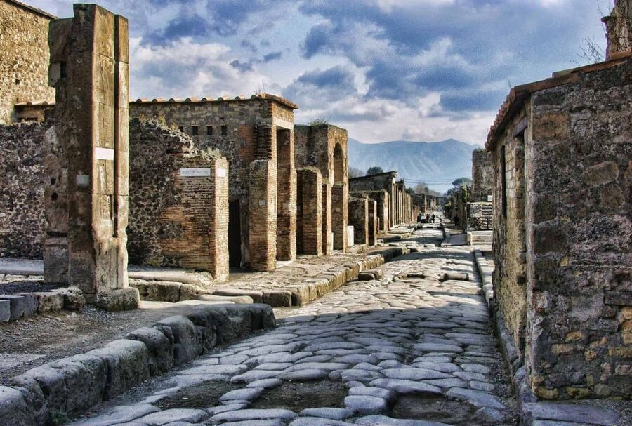 Pompeii: Day Tour of Pompeii and Vesuvius with Bus Transfer - Key points to know before booking