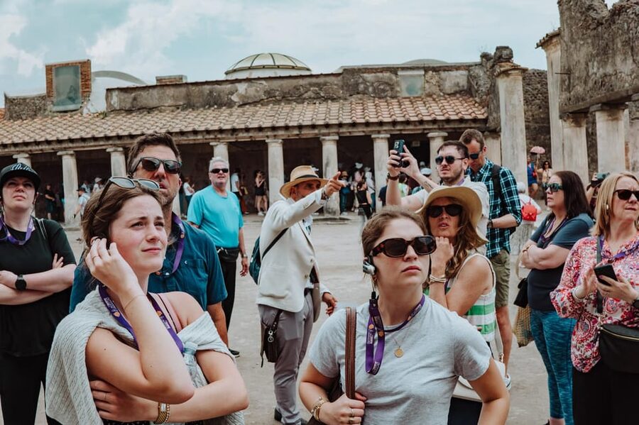 Pompeii: Entry Ticket and Guided Tour with an Archaeologist - Shops, Baths, and the Everyday City