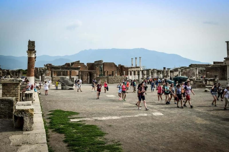 Pompeii: Group Tour with an Archeologist Guide - Meeting at the Circumvesuviana station