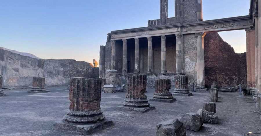 Pompeii: Guided Tour with Skip-the-Line Entry - The Antiquarium and the first layer of Pompeii’s story