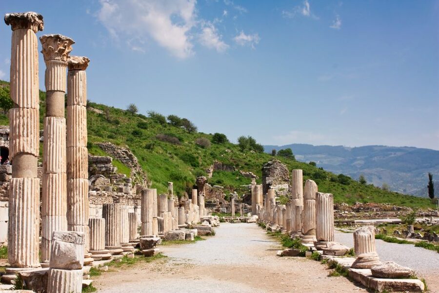 Pompeii: Guided Tour with Skip-the-Line Entry - Bakeries, houses, and the human scale of Pompeii