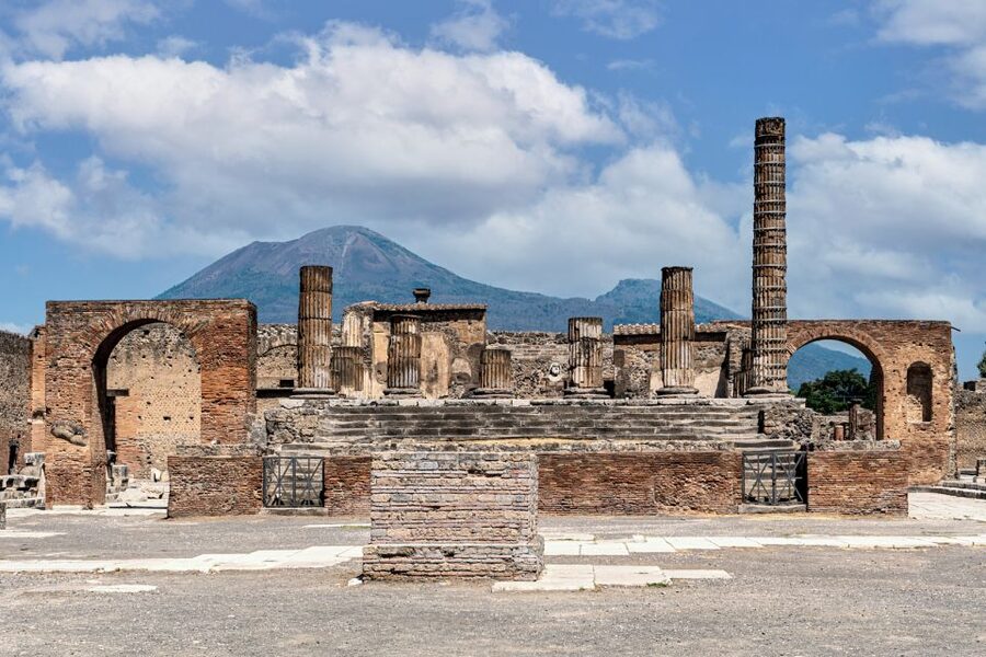 Pompeii: Guided Walking Tour with Entrance Ticket - What the eruption adds to the visit