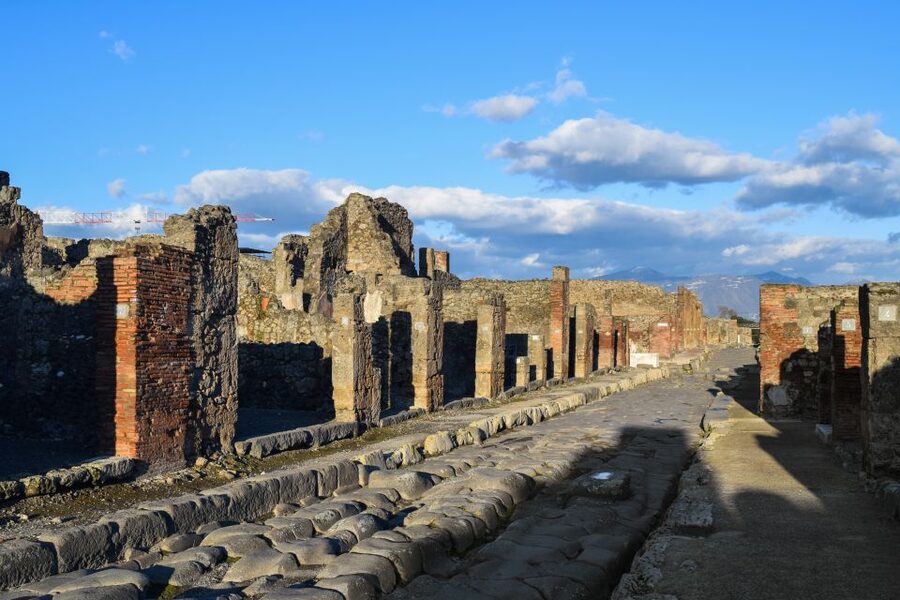 Pompeii: Skip-the-Line Entrance Ticket with Audio Guide - Houses, banquets, and ordinary Roman life
