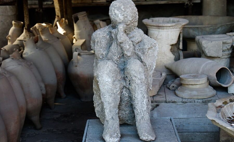 Pompeii: Skip-the-Line Entry Ticket with Audio Guide or Tour - Houses, baths, and everyday Roman life