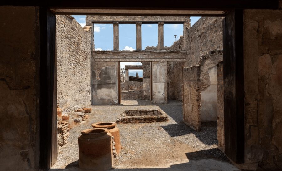 Pompeii: Skip-the-Line Entry Ticket with Audio Guide or Tour - Picking up your ticket at Piazza Esedra