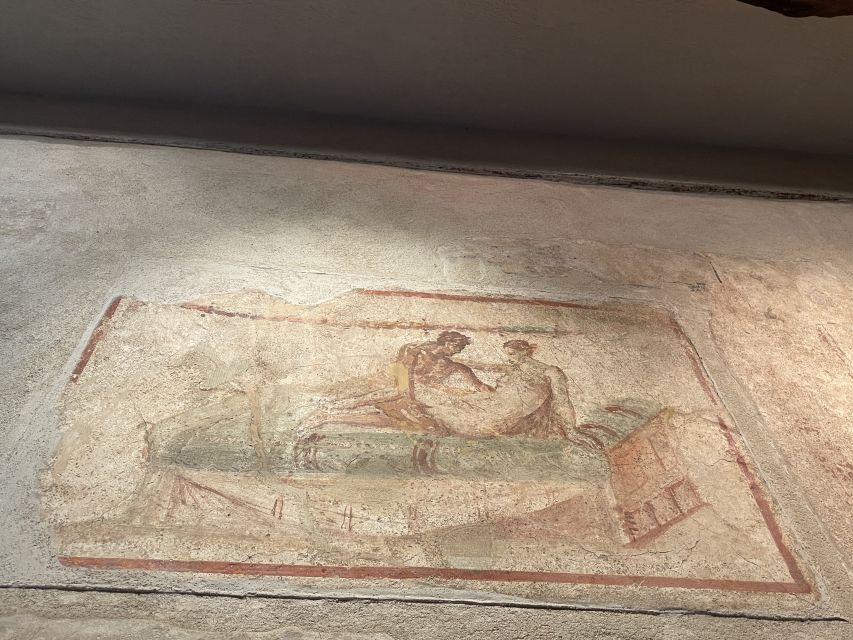 Pompeii: Small-Group Guided Tour with Skip-the-Line Ticket - Finishing at the Forum