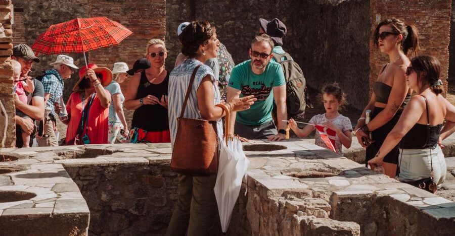 Pompeii: Small-Group Tour of Pompeii and Herculaneum - The 30-minute break: useful, but tight
