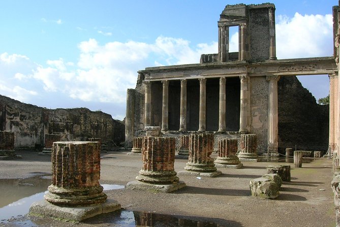 Pompeii: Small Group Tour with an Archaeologist - The Lupanar and Pompeii’s adult side