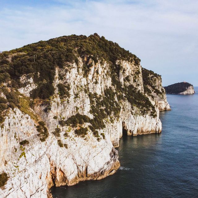 Portovenere: Isola Palmaria, Tino, and Tinetto Boat Tour - Tinetto, the Blue Cave, and San Pietro