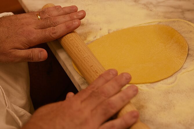 Premium Pasta and Gelato Cooking Class in Florence - A good choice for first-time pasta makers
