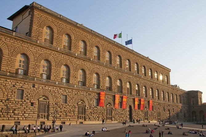 Premium Small-Group Uffizi Tour - Inside the gallery: famous paintings, royal portraits, and tight corridors