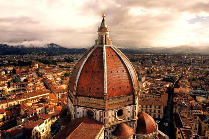 Premium Small-Group Uffizi Tour - Headsets help, but sound quality is inconsistent