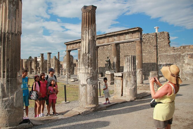 Private Pompeii, Positano & Amalfi coast Tour from Rome - Positano: pretty, steep, and often crowded