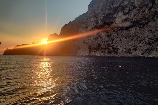 Private tour in a typical Capri boat - White Grotto and Villa Malaparte