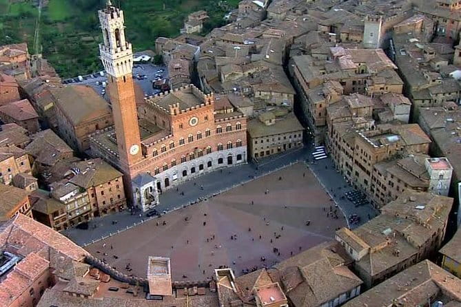 Private Tour in Siena, San Gimignano and Chianti Day Trip from Florence - Siena and the drama of Piazza del Campo
