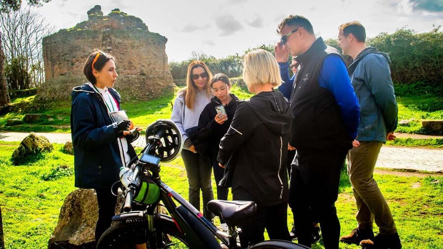 Rome: Appian Way Aqueducts Bike Tour (UPG Catacombs & Lunch) - The Five-Hour Option: Catacombs and Lunch