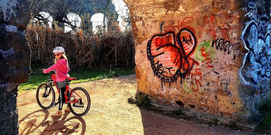 Rome: Appian Way & Catacomb Sunset E-bike Tour with Aperitif - One hour beneath Rome at the St. Callixtus Catacombs
