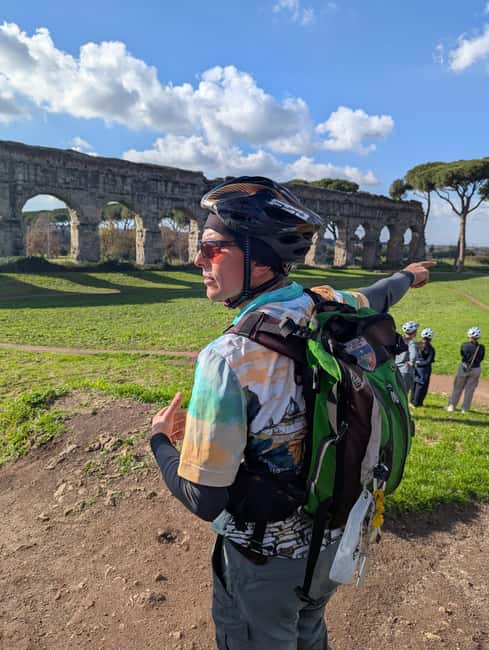 Rome:Appian Way E-bike Tour, Catacombs, Aqueducts & Transfer - Small group or private ride?
