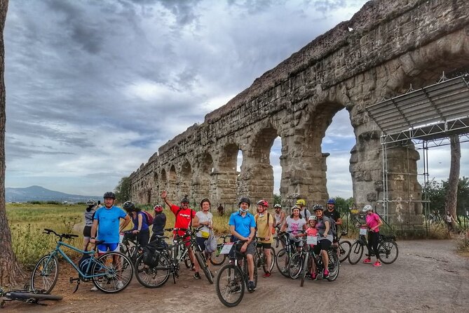 Rome:Appian Way E-bike Tour, Catacombs, Aqueducts & Transfer - Aqueducts Park: Roman engineering in open country