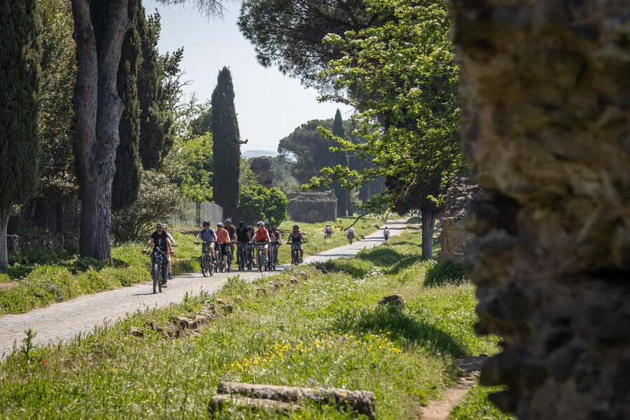 Rome:Appian Way E-bike Tour with Catacombs, Aqueducts & Food - Starting out on a full-suspension CUBE e-bike