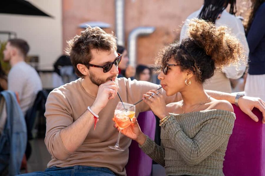 Rome: Bar Crawl with Local Guide & Drinks - Meeting at Piazza della Madonna dei Monti