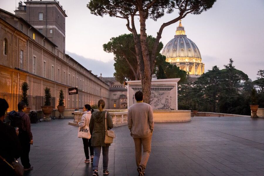 Rome: Breakfast & Tour of Vatican Museums & Sistine Chapel - Hall of Maps and Gallery of Tapestries