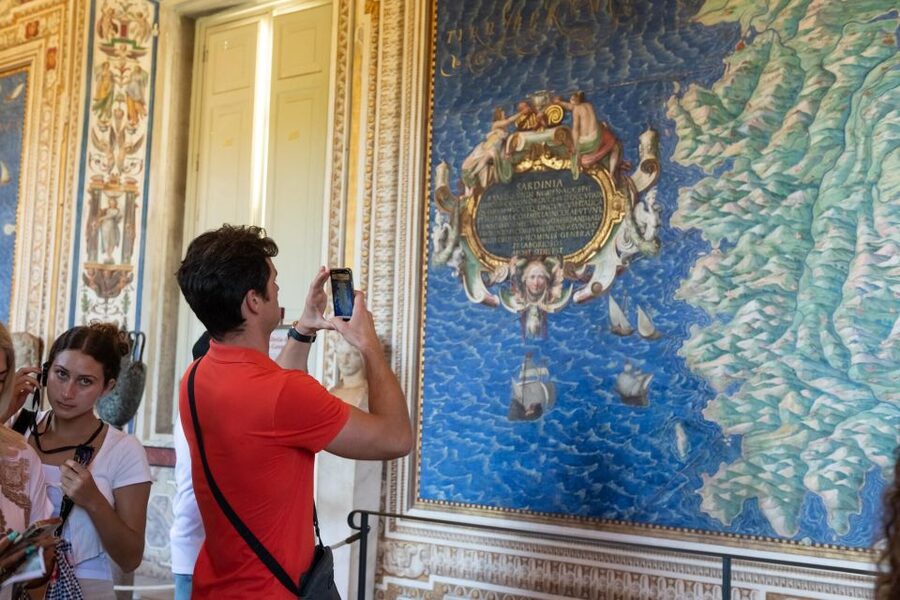 Rome: Breakfast & Tour of Vatican Museums & Sistine Chapel - Crowds, pace, and physical demands