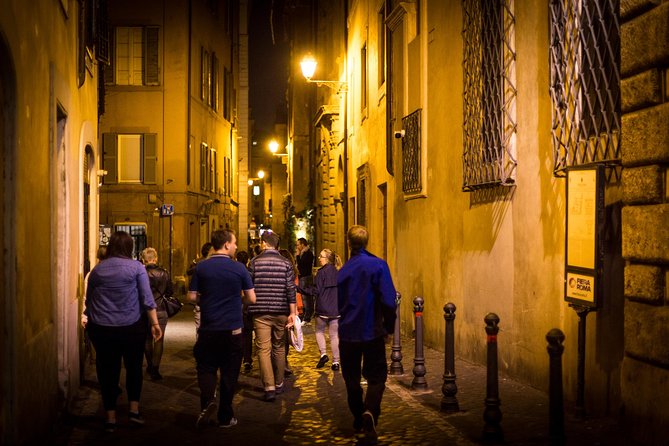 Rome by Night Walking Tour - Legends & Criminal Stories - Crime, murder, and Rome’s most notorious household