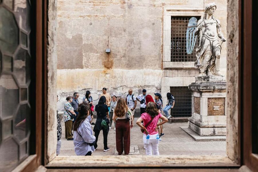 Rome: Castel Sant'Angelo Skip-the-Line Guided Tour - From Hadrian’s tomb to papal fortress
