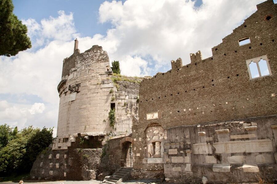 Rome: Catacomb of St. Callixtus and Appian Way Guided Tour - Guides, group size, and the human side