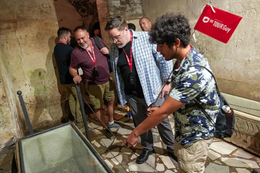 Rome: Catacombs and Capuchin Crypt Guided Tour with Transfer - Riding out to the catacombs