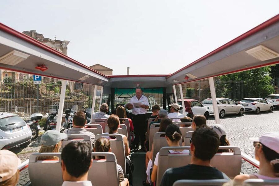 Rome: Catacombs Guided Tour with Transfer - The 30-minute bus ride to the catacombs
