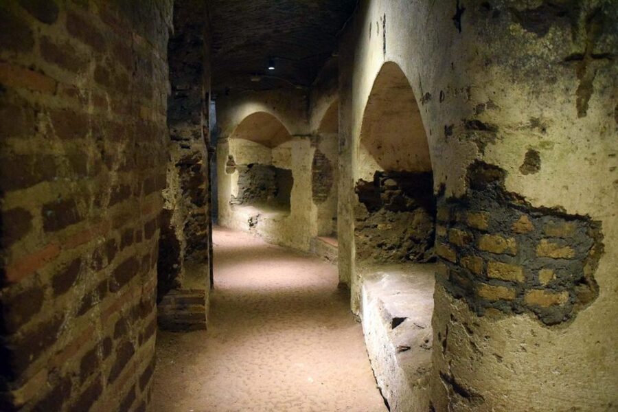 Rome: Catacombs of Priscilla Entry Ticket & Guided Tour - Who should book this catacomb tour?