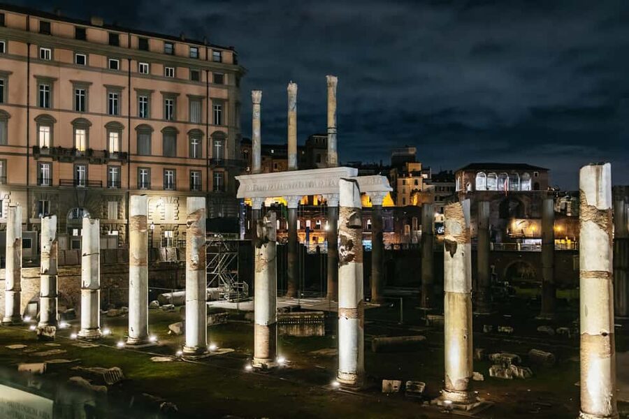 Rome: City Highlights Moonlight Walking Tour - Sant’Ignazio adds an artful pause