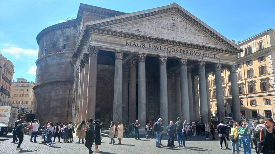 Rome: City Highlights Tour by Electric Golf Cart - Piazza Venezia and the approach to the Colosseum
