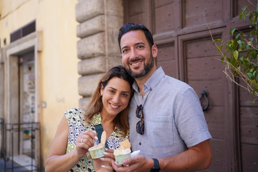 Rome: City Tour by Vespa with Pictures and Sweets Tastings - The five-minute sights along the way
