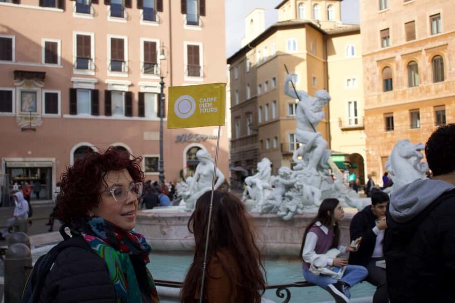 Rome: City Walking Tour in English or Spanish - The guides: clear stories and useful answers