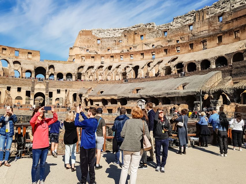 Rome: Colosseum Arena, Palatine Hill & Forum Guided Tour - Guides are the main reason this tour earns its price