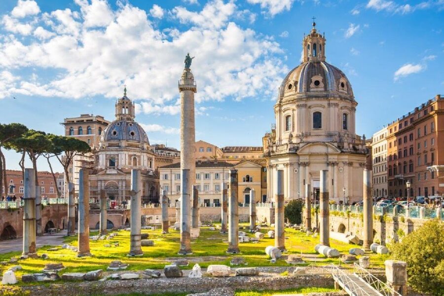 Rome: Colosseum Arena, Roman Forum & Palatine Tour - Guide quality and group atmosphere