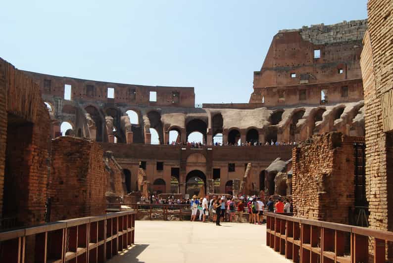 Rome: Colosseum Experience with Audio Guide and Arena Option - Using the audio guide without losing your freedom